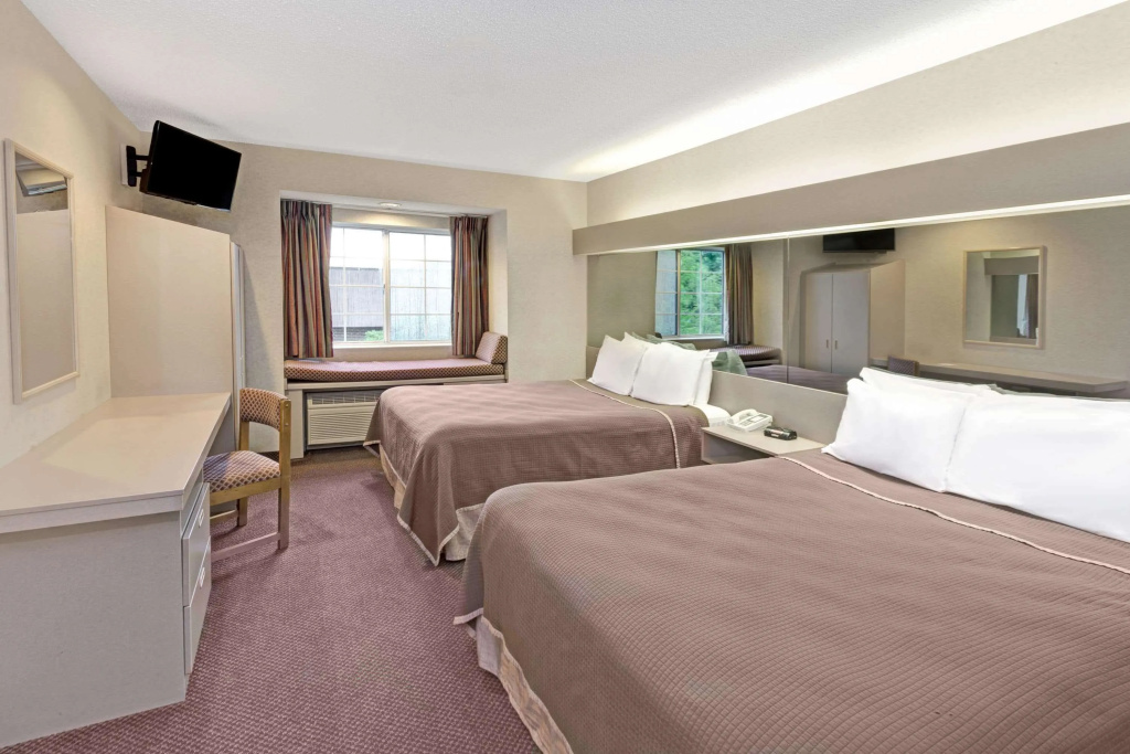 Red Lion Inn & Suites Elk Grove Village