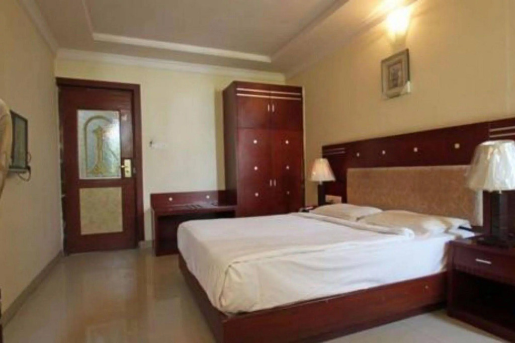 FabHotel Barons Inn Jayanagar