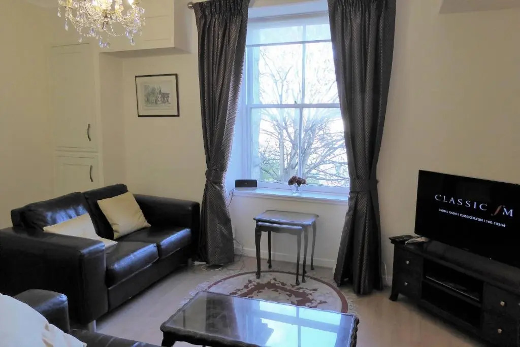 Skene Terrace Apartment