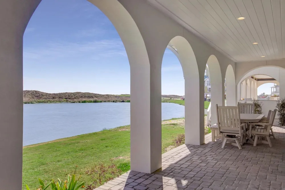 144 Sunrise Home 7 Bedrooms 6.5 Bathrooms Home