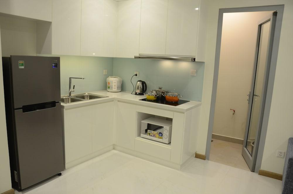 Smiley Apartment 14