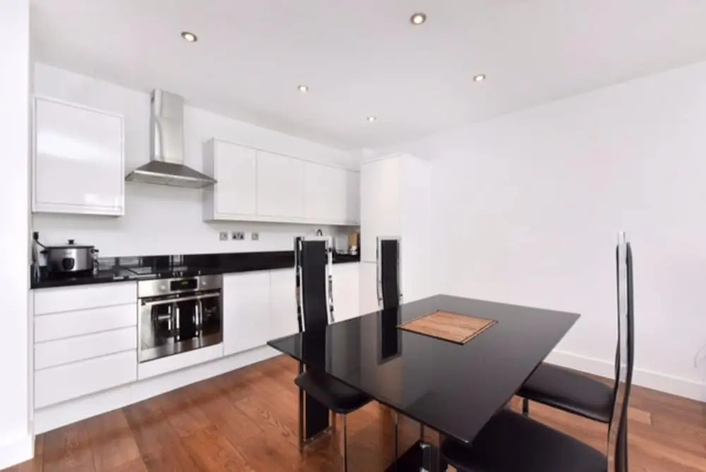 Canary Wharf 2 Bedroom Flat With Parking