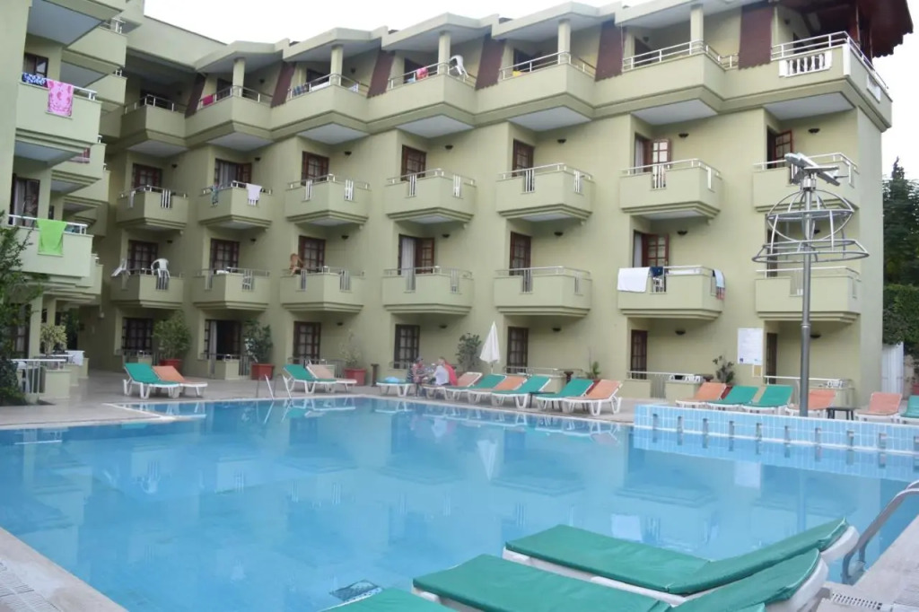Ares City Hotel