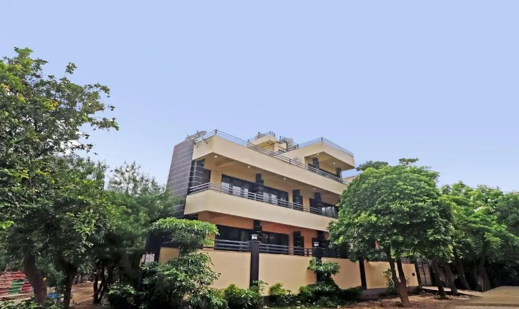Treebo Trip Singh Suites 2
