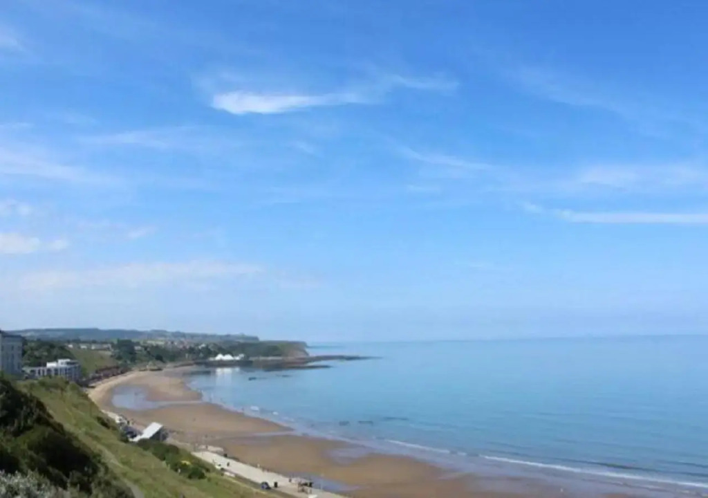 Raglan 3 Town Centre Modern Free Parking