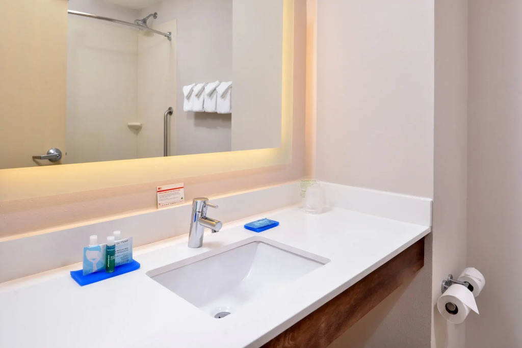 Holiday Inn Express Hotel & Suites Cincinnati - Mason by IHG