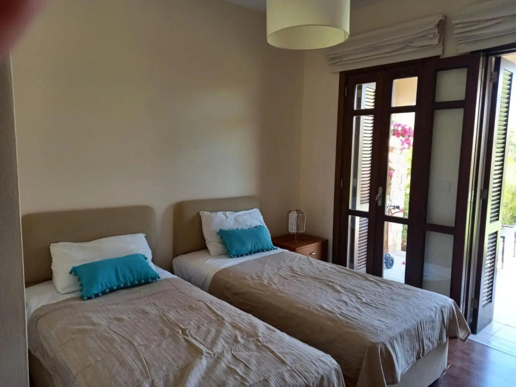Helios Heights Spirits, Aphrodite Hills Golf Resort