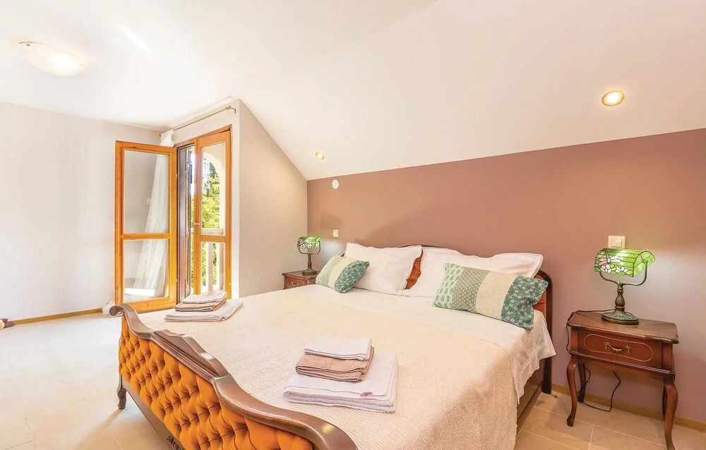 Beautiful Home in Blato na Cetini With Wifi and 3 Bedrooms