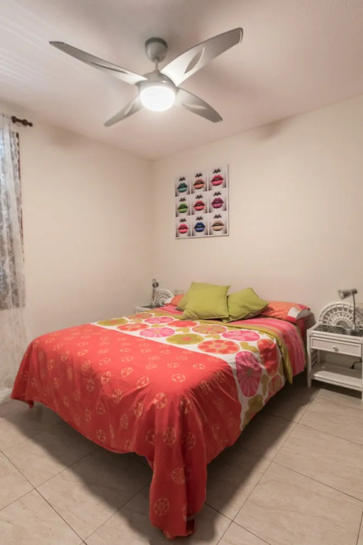 The Midpoint Apartment, Coastal Life Between the Two Beaches