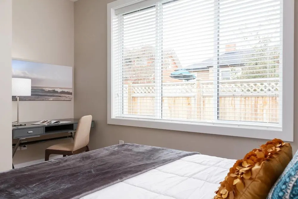 Private and Cozy 2bdr 2BA Home in Kitsilano