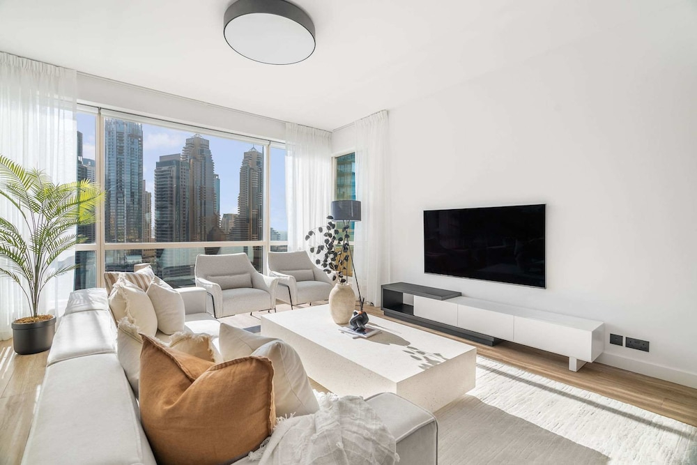 Silkhaus Luxurious 3BR Maid Dubai Marina