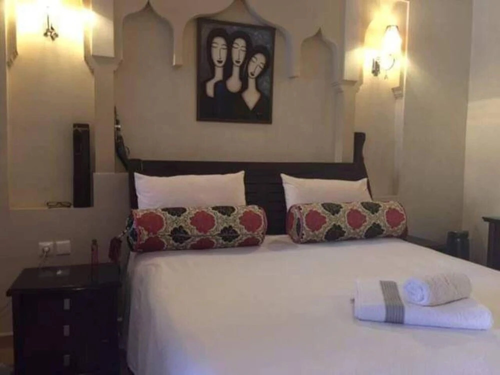 2 Bed Flat - Sleeps 6 - Hottub - Parking - Wifi