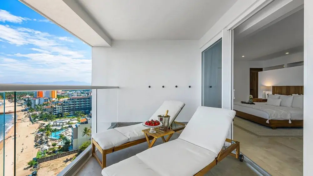 Beachfront Luxury 4BR Penthouse With Incredible Ocean Views