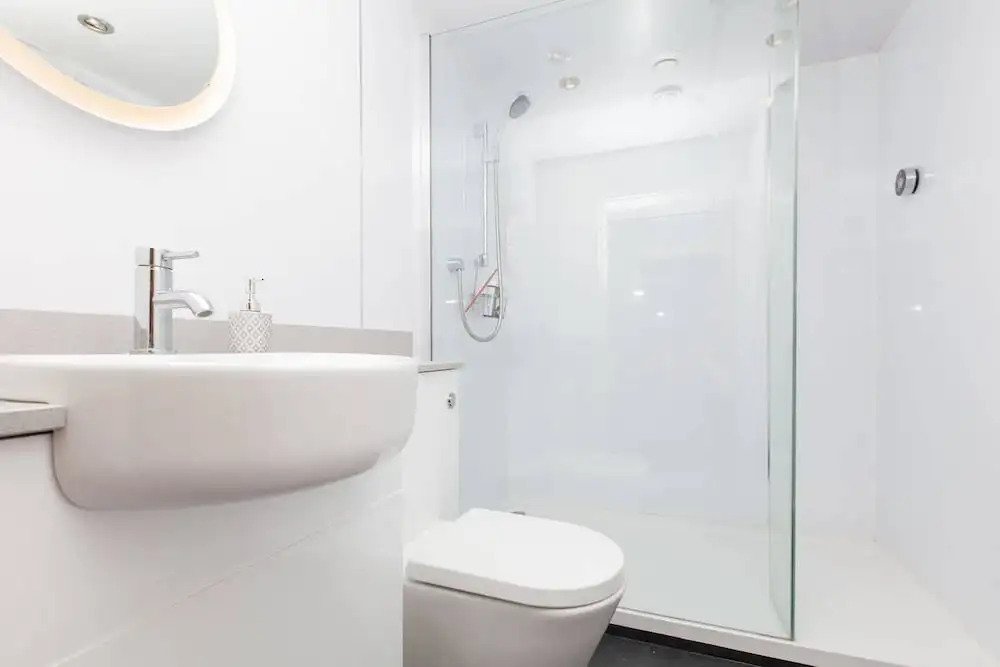 Stylish 2BR Flat for 5 in the Heart of Edinburgh
