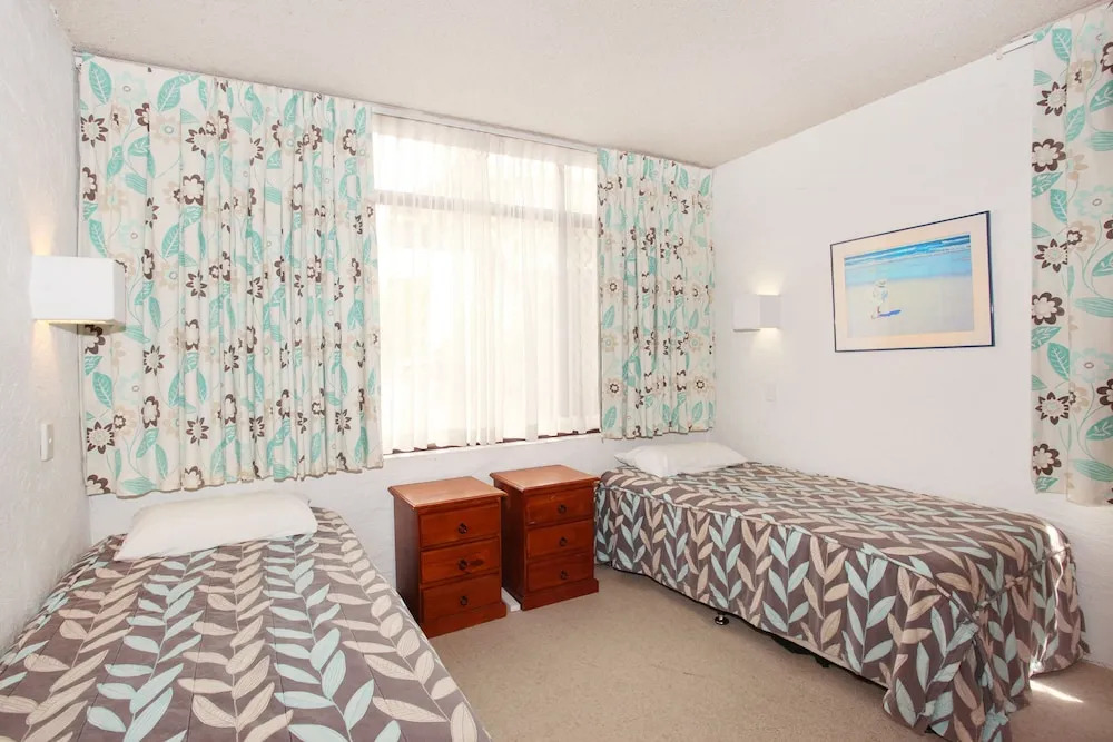Warroo Apartments