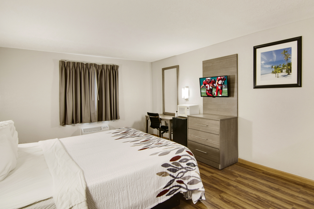 Red Roof Inn & Suites Pensacola-NAS Corry