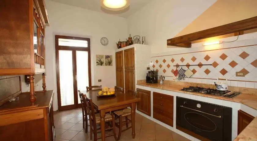 Casale a Siena con piscina e vista panoramica