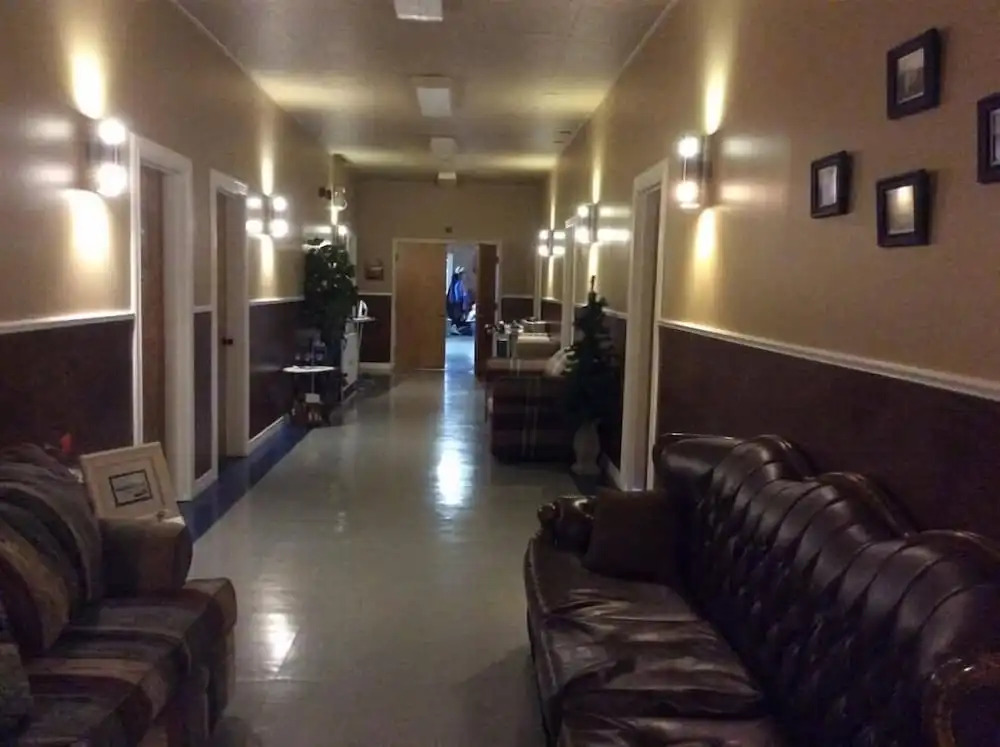 Genevieve Bay Inn