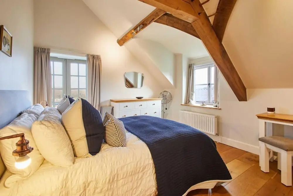 Host Stay Coed Barn