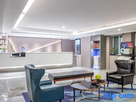 Homeinn Selected Hotel (Urumqi Convention Wuyue Plaza)
