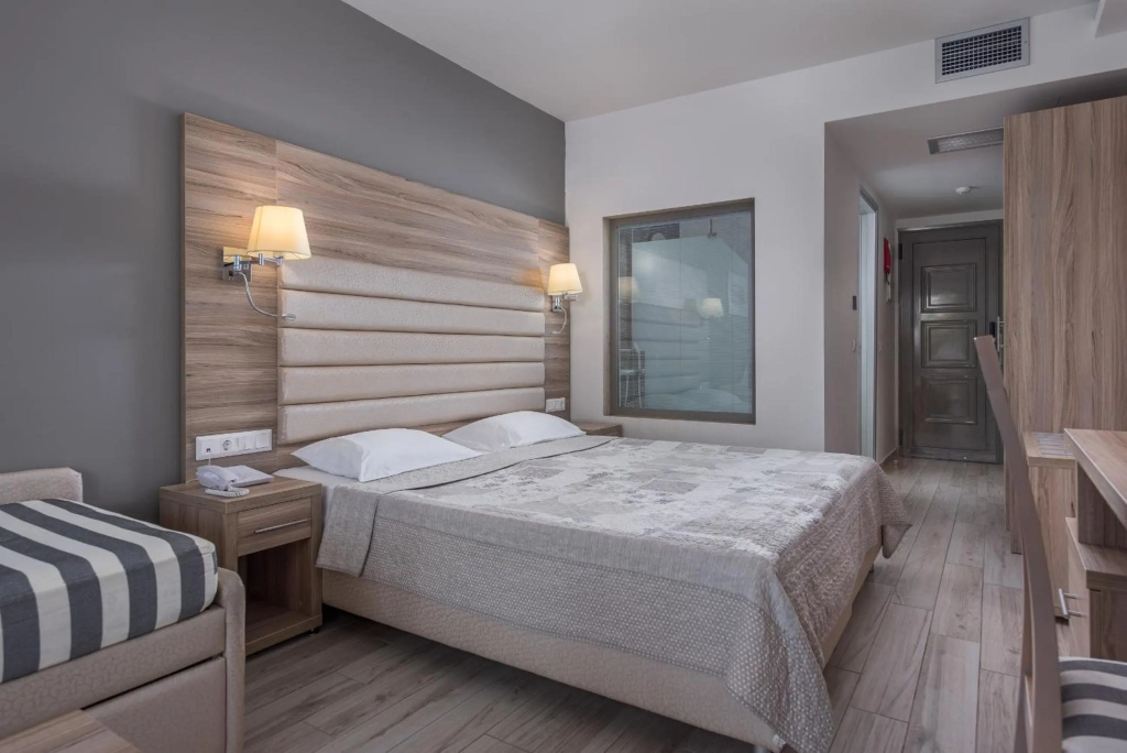 Dionysos Hotel & Suites