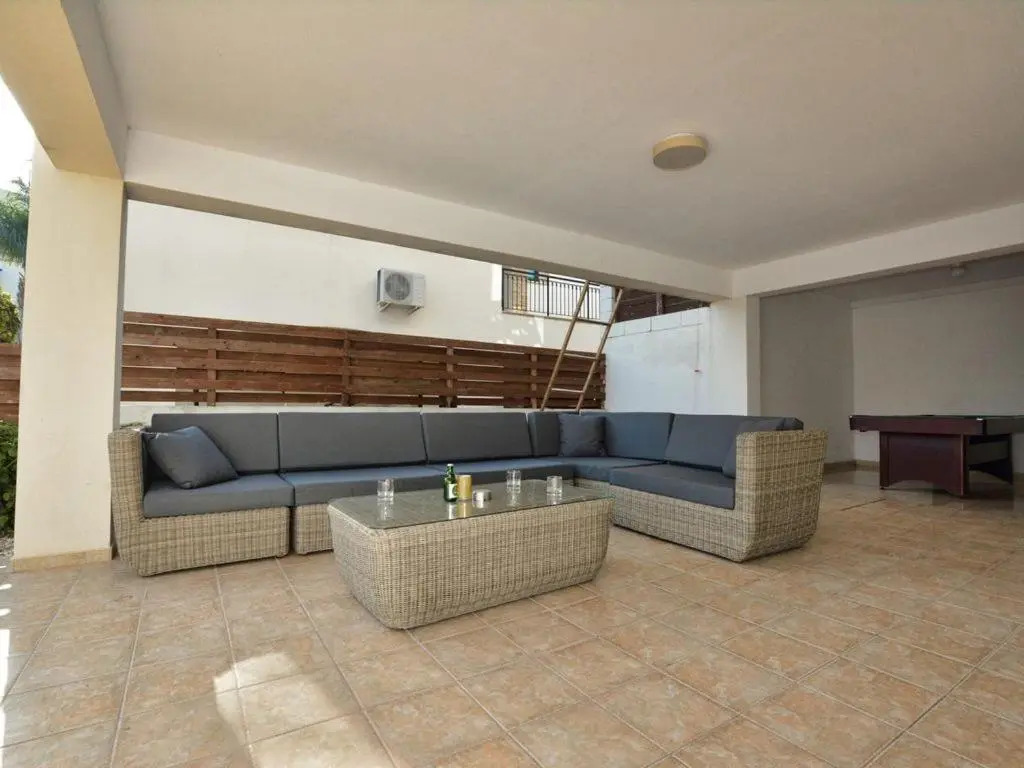 Villa Protaras Paralia Spacious 4Bdr Central Protaras Villa
