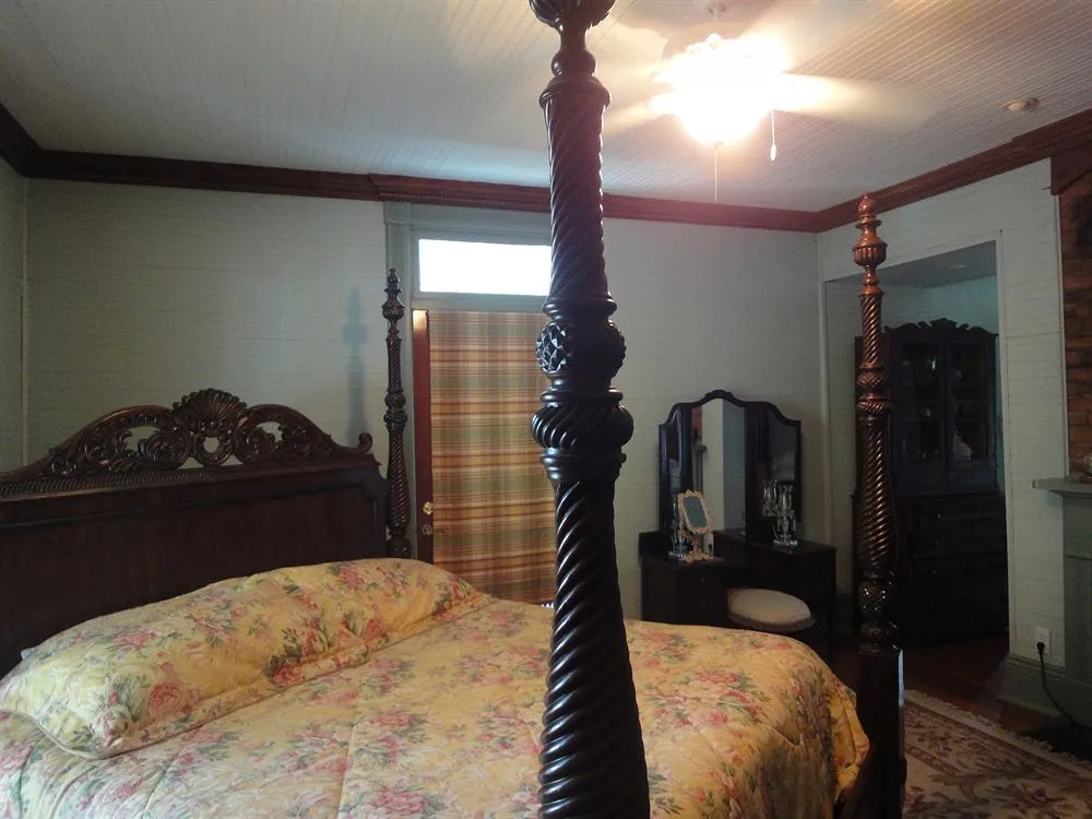 Lake Allatoona Inn