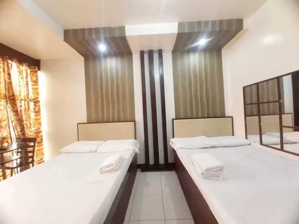 Cosmo Hotel Espana Near Ust