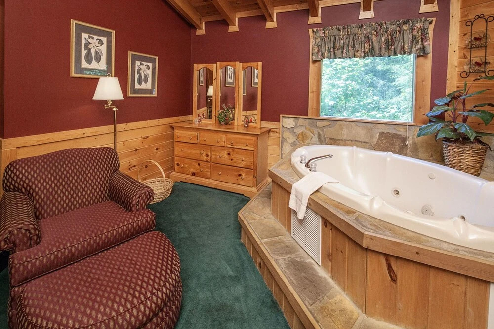 Red Bird Haven by Heritage Cabin Rentals