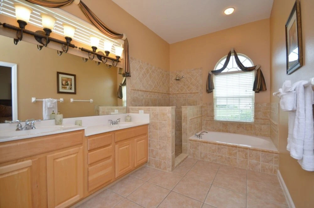 Highlands Reserve Golf & Country Club - 233 Prestwick Drive