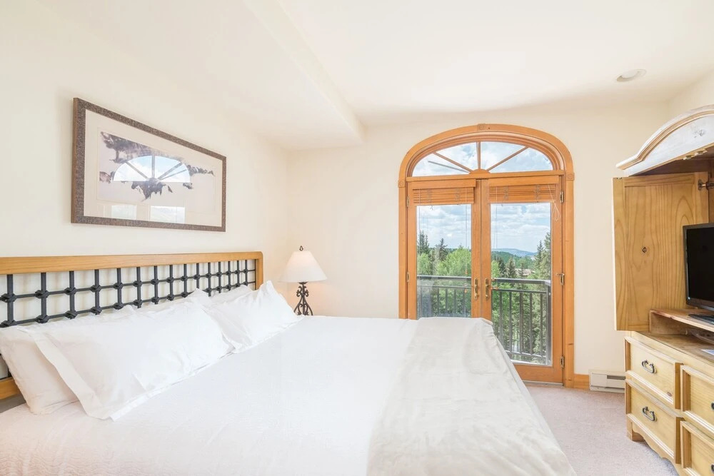 Bear Creek Lodge 409 4 Bedroom Condo by Alpine Lodging Telluride