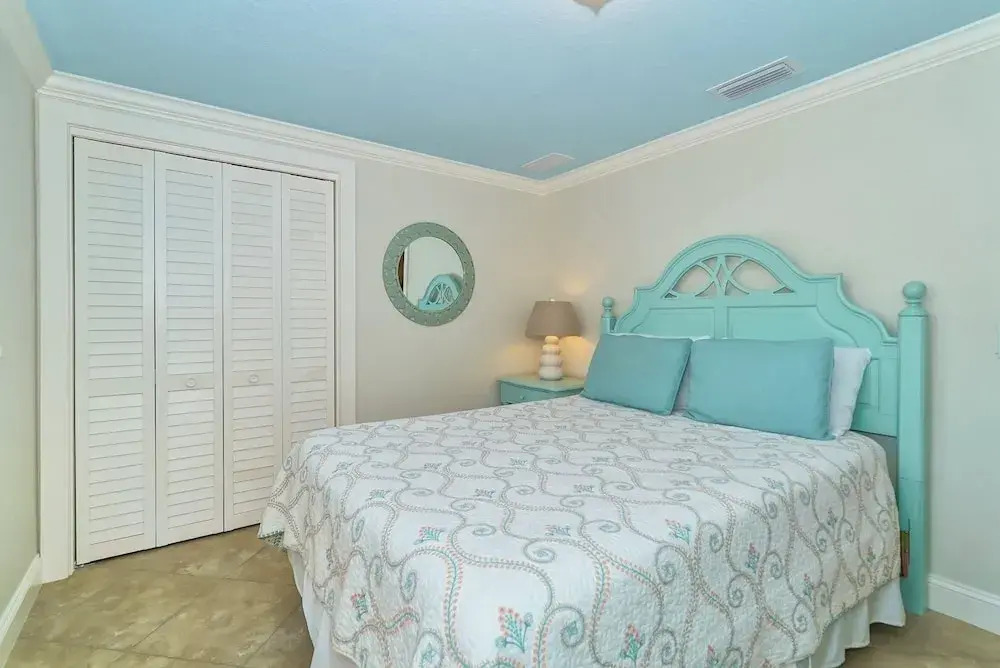 Ebb Tide 3 Bedroom Home by RedAwning