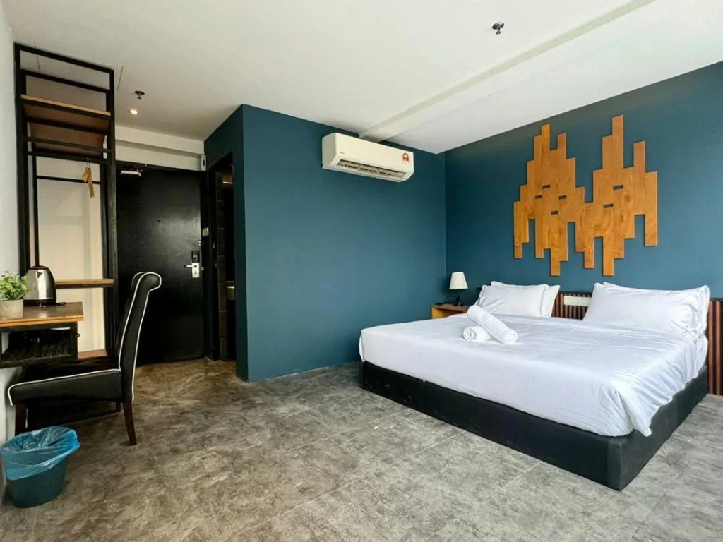 Swing & Pillows - CIQ Johor Bahru