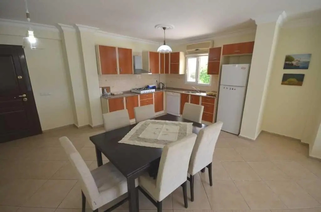 Deniz ve doğa manzaralı 3+1 villa leton