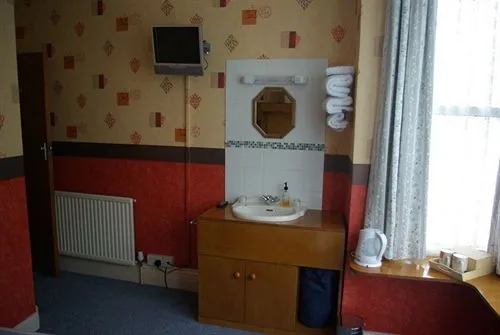 Bristol House - Guest House