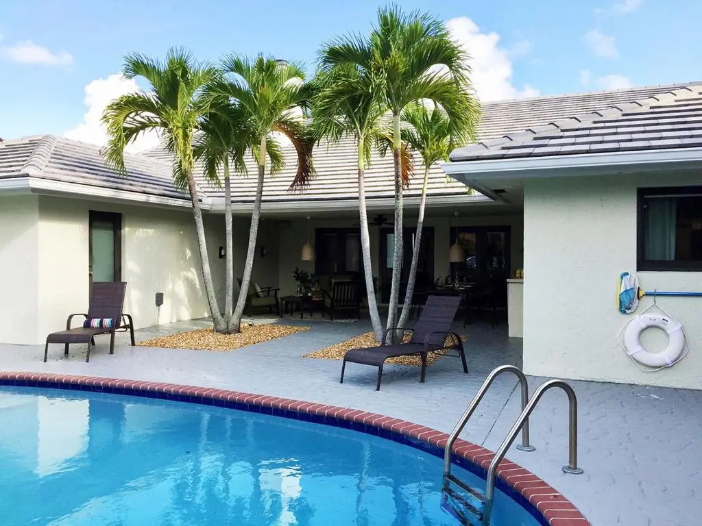 Dolphin Retreat - East Boca Raton