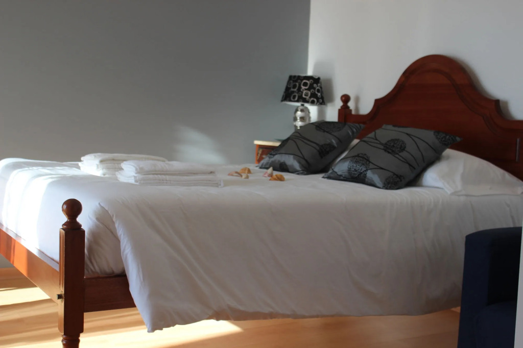 Ericeira Chill Hill Hostel & Private Rooms - Sea Food