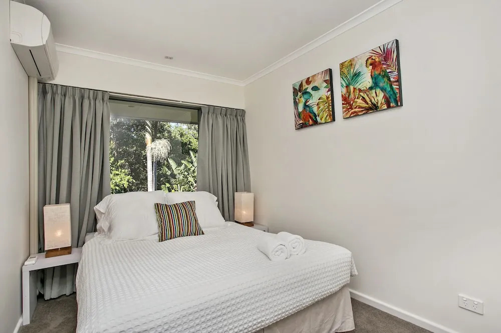 2/56 Lawson Street@Clarkes Beach