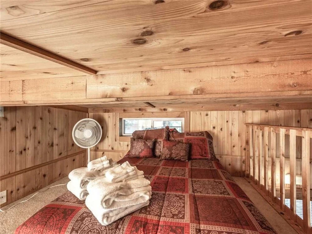 Aloft Cabin, 1 Bedroom, 1 Loft, Midtown, Sleeps 6