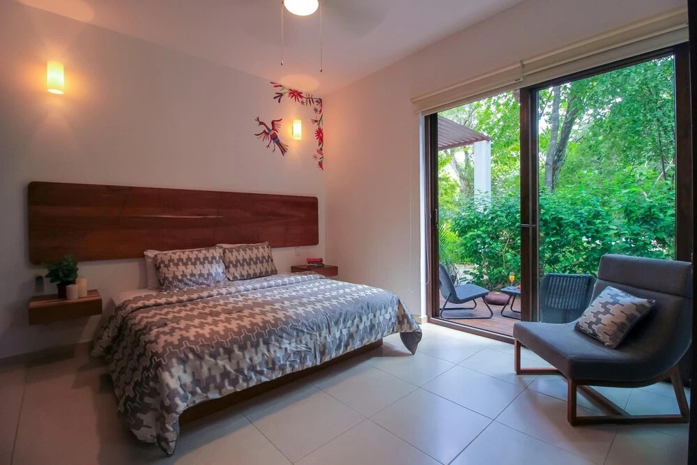 Luxurious 2 BR Condo w Sunbeds in Private Terrace Terrace Pool View Best Wi-fi