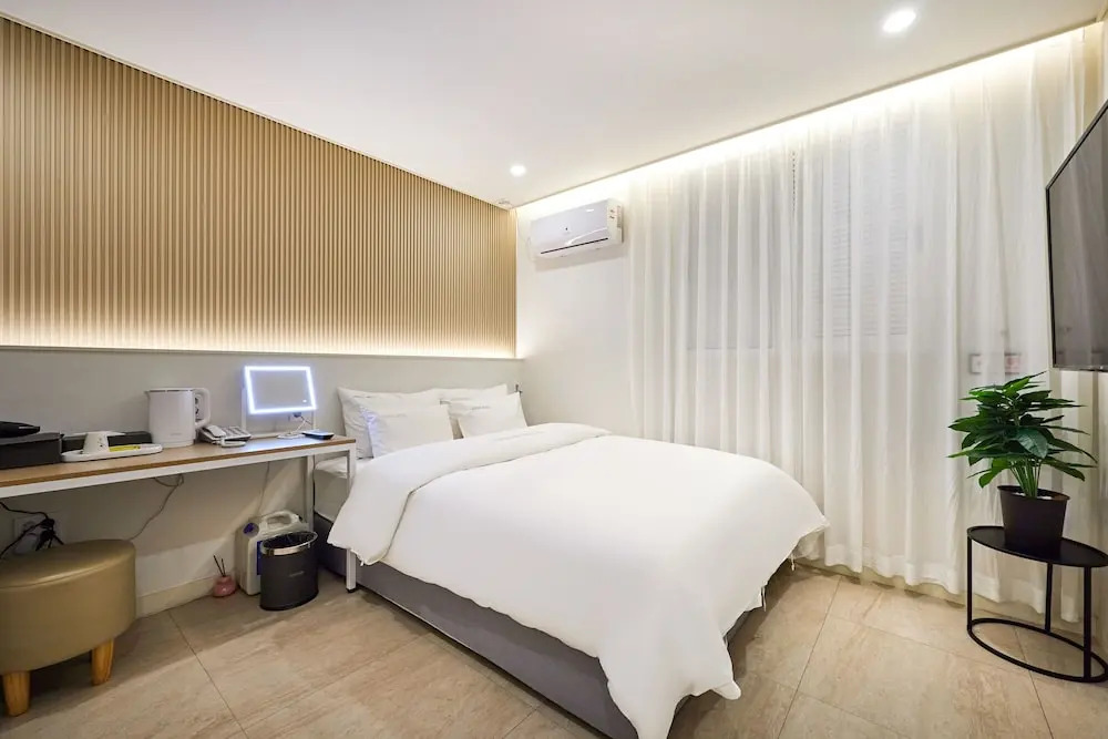Urban Hotel