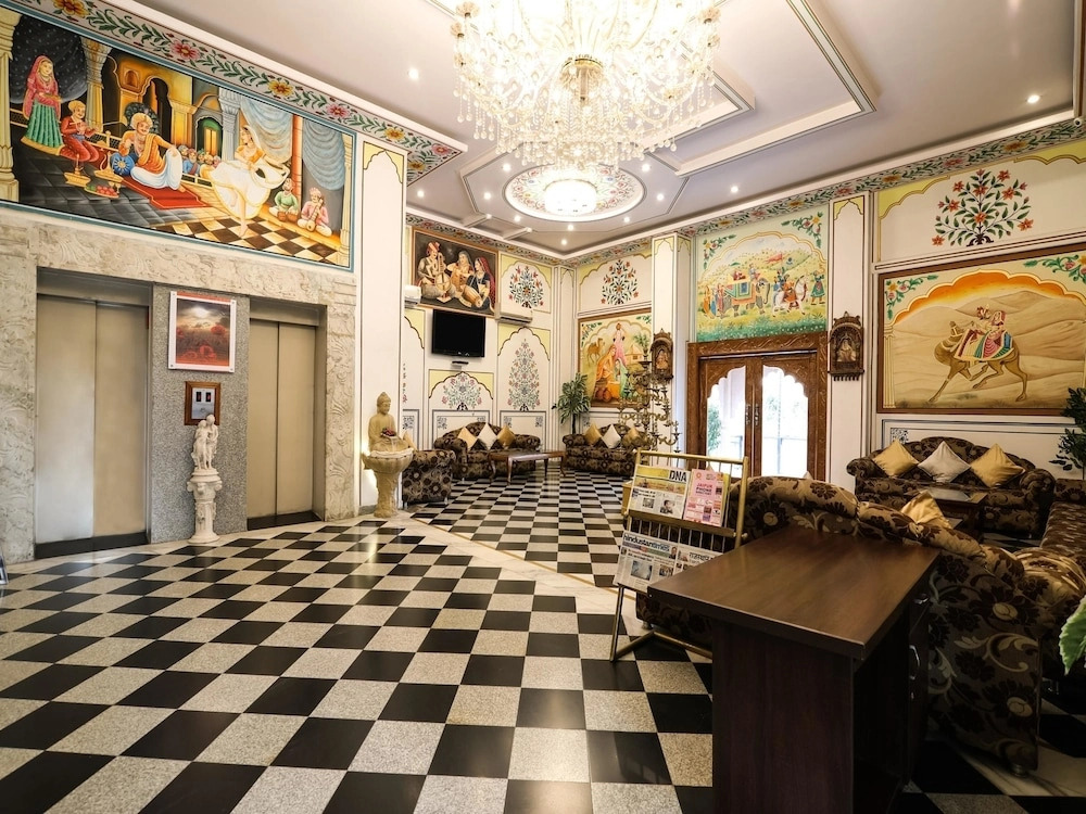 OYO 16050 Amer City Heritage Hotel