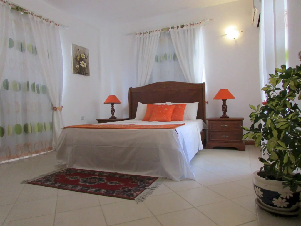 Golden Rod villa