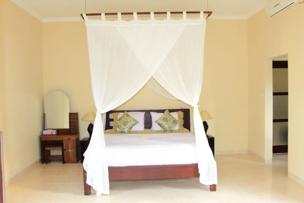 Bintang Beach Villa