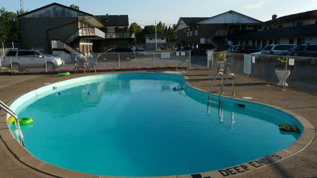 Tropicana Inn