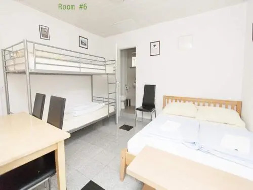 Hostel 24/2