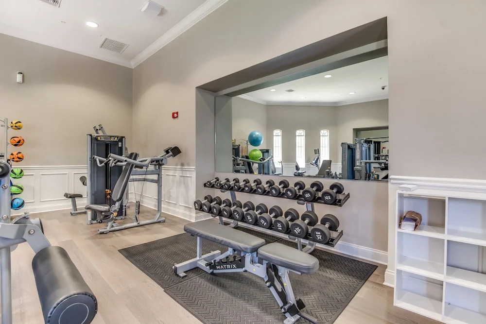 Condo w/ Prime View of Lake, Pool & Fireworks!