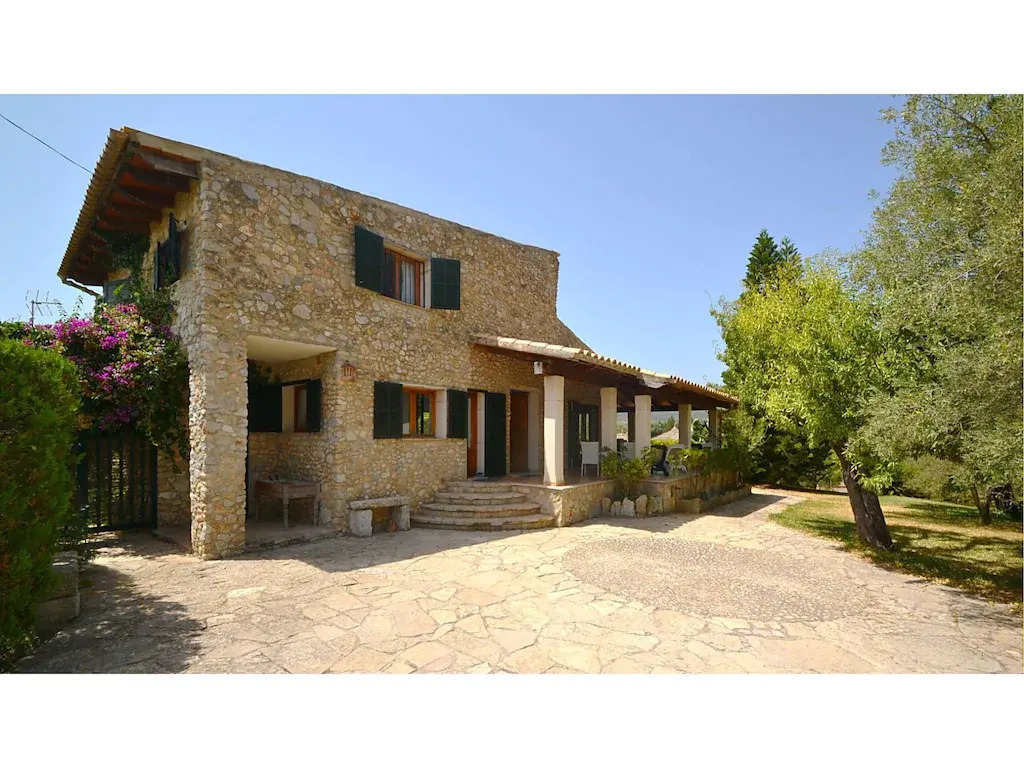Villa in Majorca near Tramuntana Mountains