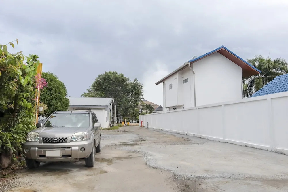OYO 958 The Airport Residence