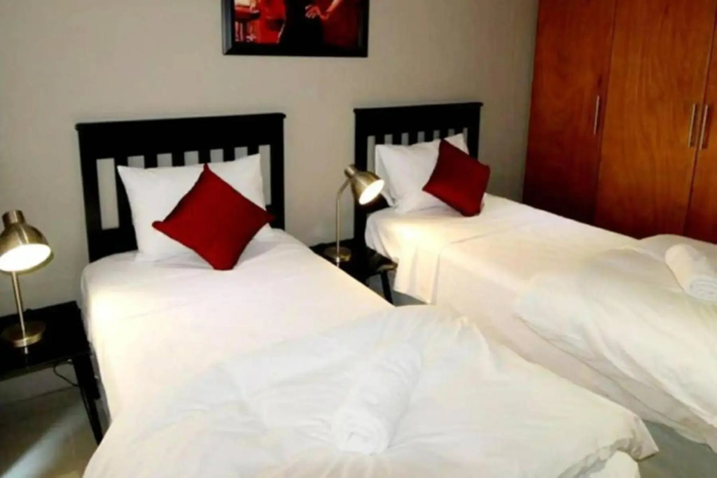 Accommodation Front - Immaculate 4 Sleeper with Ocean & Habour Views
